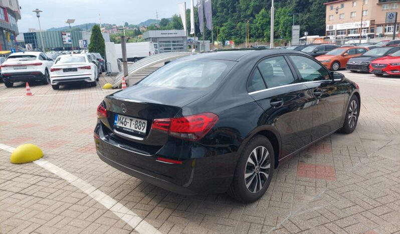 Mercedes-Benz A 180d 7-G Limuzina ; 2019 godina full