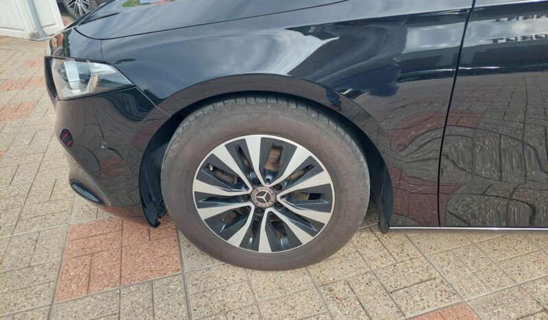 Mercedes-Benz A 180d 7-G Limuzina ; 2019 godina full